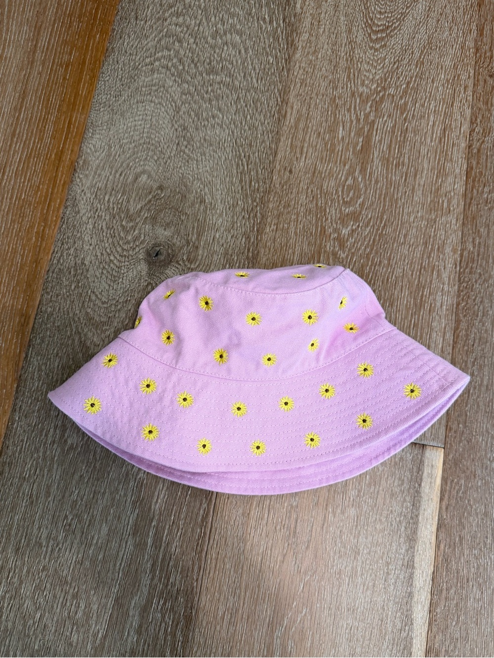 Urban Outfitters Daisy Flower Bucket Hat Purple